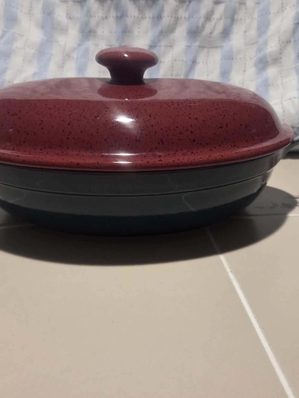 Denby Covered Serving Dish Red & Blue Like New Vintage 2.5 Qt